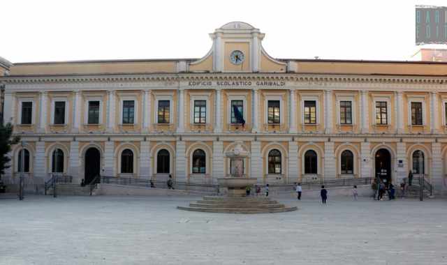 I 14 edifici scolastici pi antichi di Bari: monumentali punti di riferimento cittadini